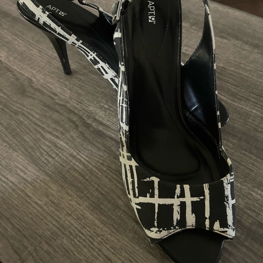Apt. 9 Women’s Slingback Peep-Toe Pumps Size 8.5